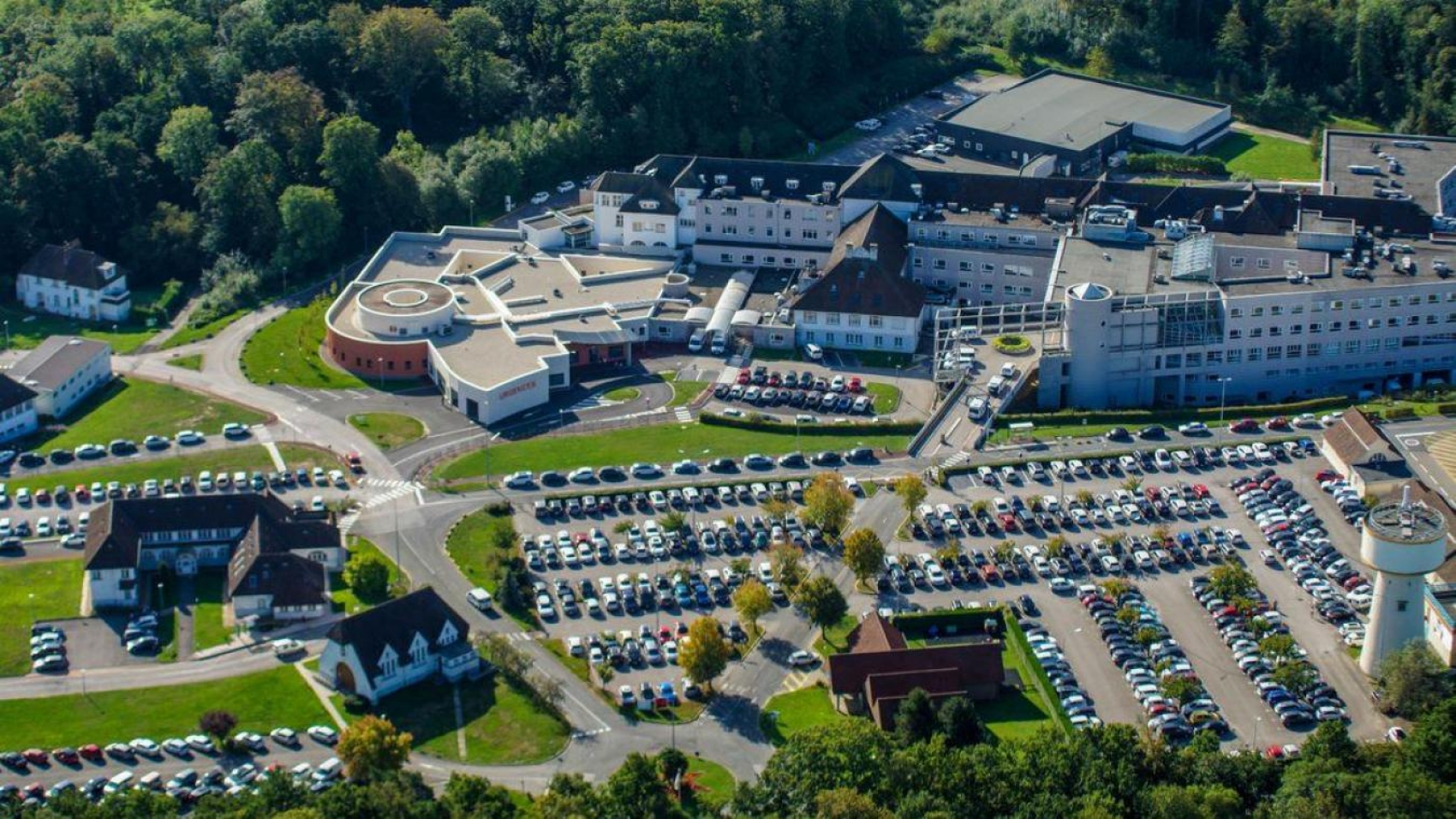 Le magnifique domaine boisé avec son parcours santé